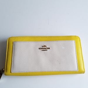 Coach Yellow Crossgrain Leather Full Zip Around long Wallet Yellow/ Bone